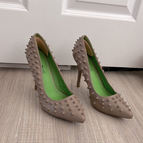 Anne Michelle taupe womens size 8/38 heels - Picture 2 of 7